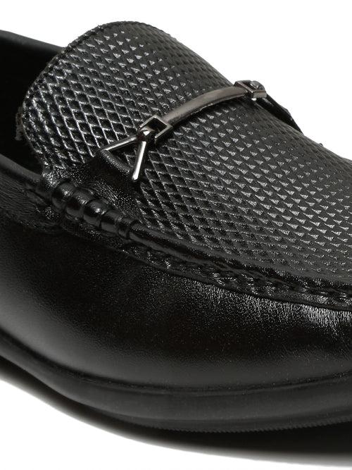 Men Black Leather Textured Loafers