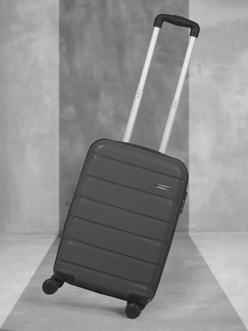 Uno 360-Degree Rotation Hard-Sided Cabin-Sized Trolley Bag 32.2L