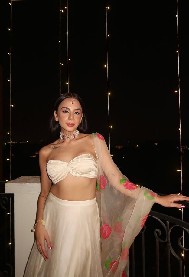 Nitibha Kaul In The Faena Mini Maang Tikka