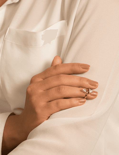 Esha Gupta Wearing Infinity Nail Rings