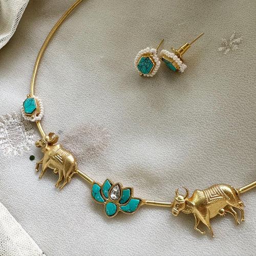 Turquoise gold Bull-Lotus kundan hasli set