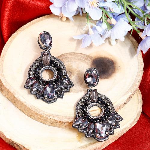 Black & Silver Crystals Midnight Bling Earrings – Elegant Sparkling Design with Stunning Contrast for a Glamorous Touch to Any Outfit