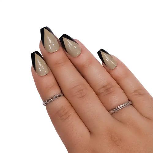 FRENCH TIPS (NAIL KIT INCLUDED)