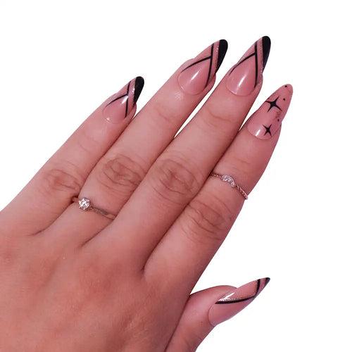 BLACK & WHITE FRENCH TIPS (NAIL KIT INCLUDED)