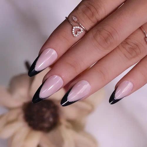 BLACK & WHITE FRENCH TIPS (NAIL KIT INCLUDED)