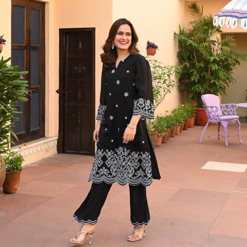 Bunaai Dreamy Embroidery Kurta Set | Relove