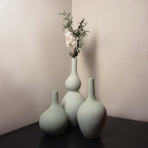 BUCK VASE