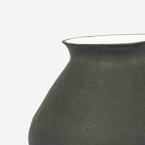 ROTUND NOIR VASE