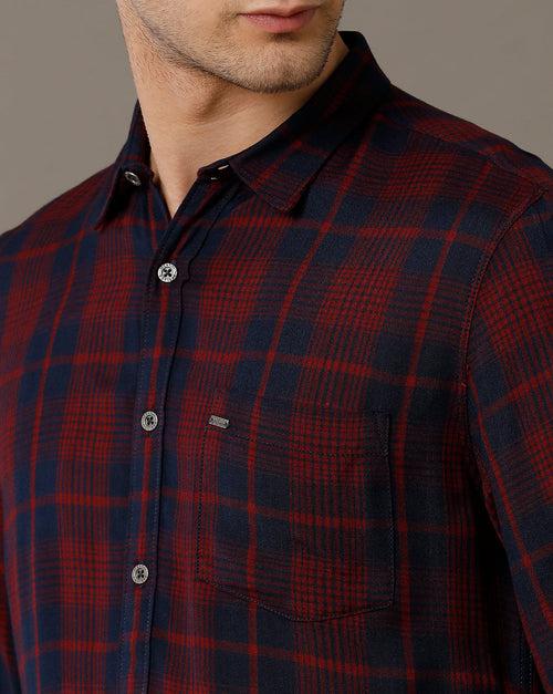 IDENTITI Men Slim Fit Regular Collar Checks Shirt In Navy.