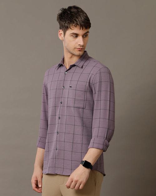 IDENTITI Men Slim Fit Regular Collar Checks Shirt In Purple.