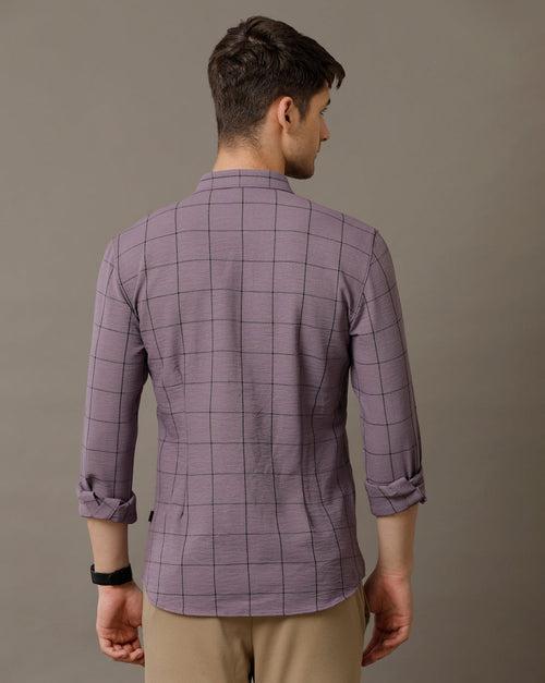 IDENTITI Men Slim Fit Regular Collar Checks Shirt In Purple.