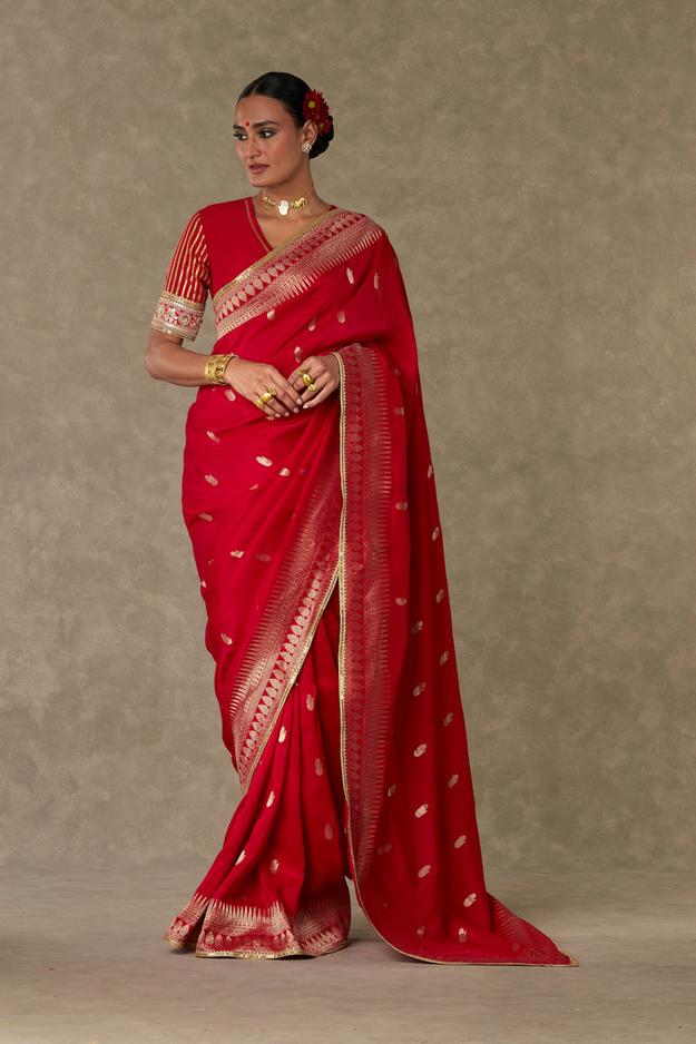 Red haath phool saree