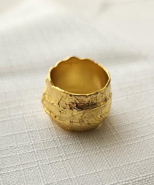 Anushka Sen wearing MNSH Glint Textured wave ring