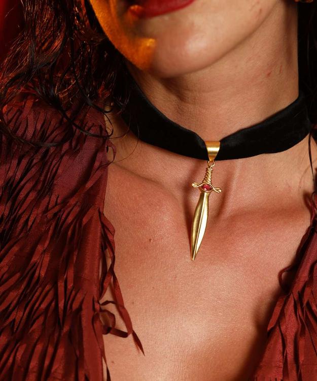 Mob Wife Studded Dagger Choker