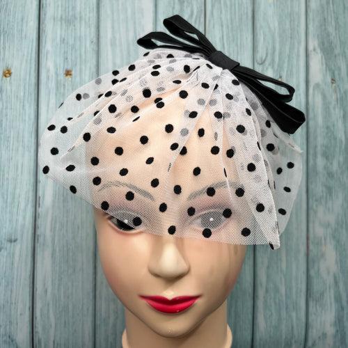 Droplets Fantasy White & Black Veil With Silk Bow