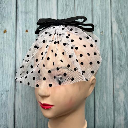 Droplets Fantasy White & Black Veil With Silk Bow