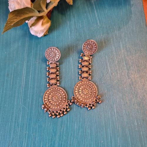 GAYA.The gorgeous carved earrings.