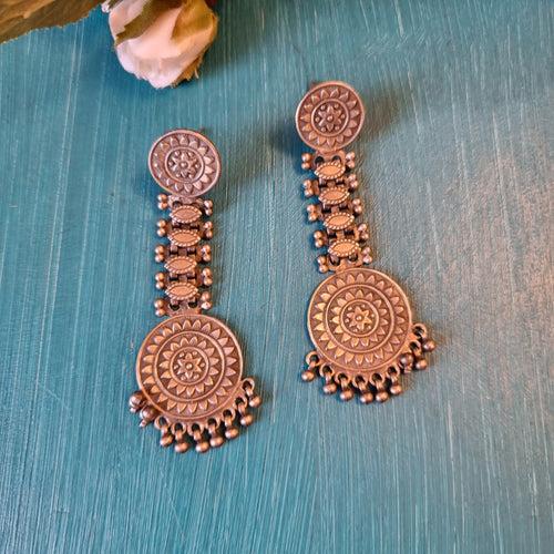 GAYA.The gorgeous carved earrings.