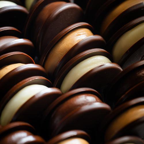 Extra Dark Chocolate Macarons (8 Pcs)