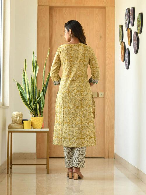 MULMUL EKAA BLOCK PRINTED KURTA-PANTS & DUPATTA SET