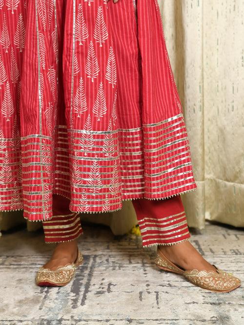 MULMUL DEVASREE RED BLOCK PRINTED PANELED KURTA-PANTS & DUPATTA SET