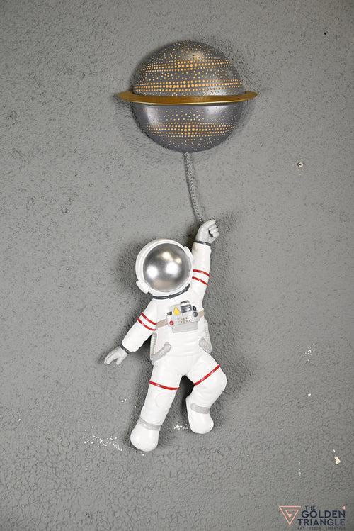 Astraeus - Wall Astronaut holding Saturn Balloon - Gray