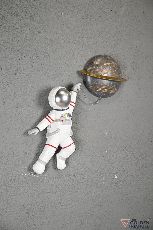 Astraeus - Wall Astronaut holding Saturn Balloon - Gray