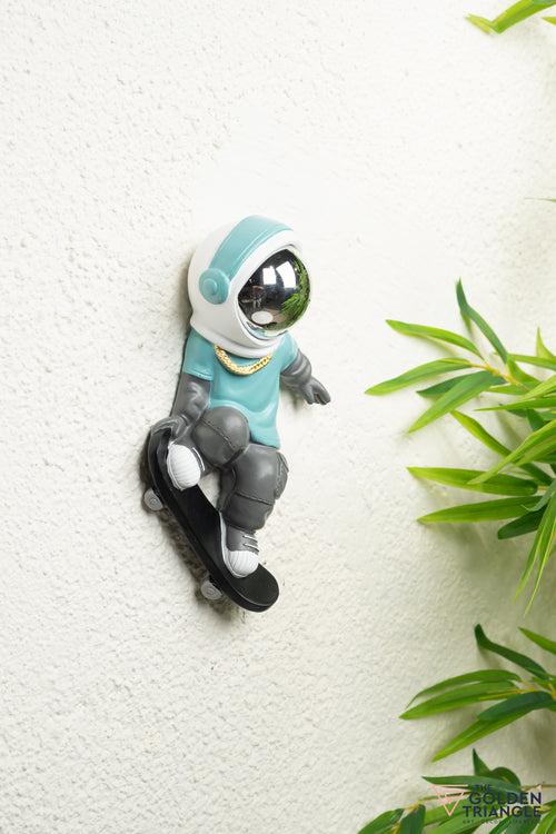 Jetsons - Wall Astronaut Skateboarding - Blue