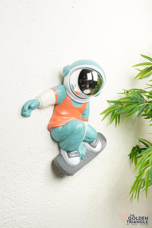 Jetsons - Wall Astronaut Skateboarding - Orange