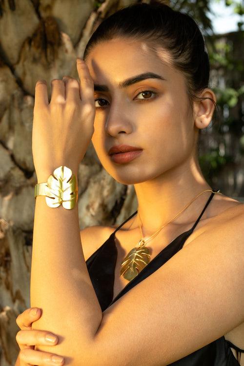 MONSTERA LEAF NECKLACE