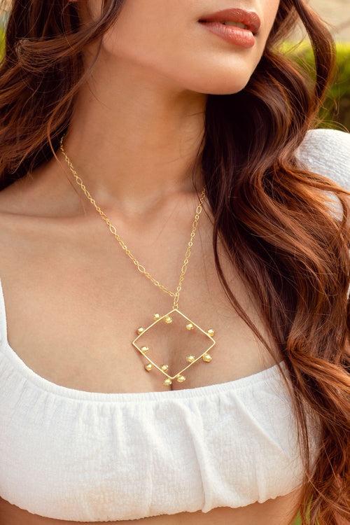 GEOMETRIC FLOWER NECKLACE