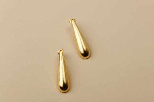 TEAR DROP STUD EARINGS