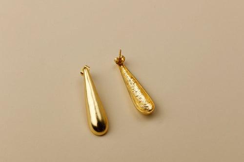 TEAR DROP STUD EARINGS