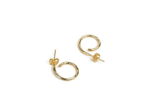 Cool Curled Studs Gold Earrings