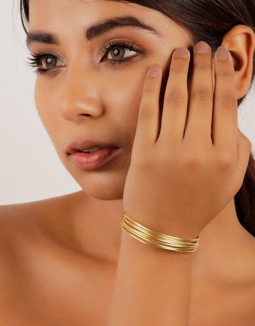 Rich Cuff Gold Bracelet