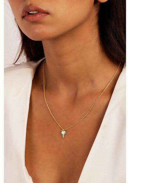 Stylish Pendant Gold Necklace