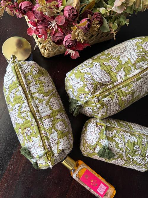 SET OF THREE MULTI PURPOSE TOILETRY BAGS