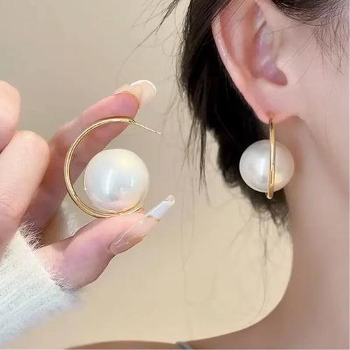 Simple Style C Shape Gold Plated Pearl Hoop Earring