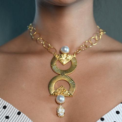 Golden Long Pandent Neckpiece With Pearls