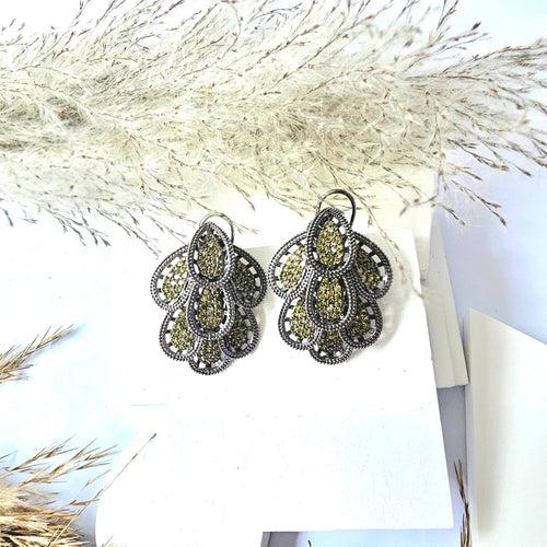 Leaf Shape Earring With Stone