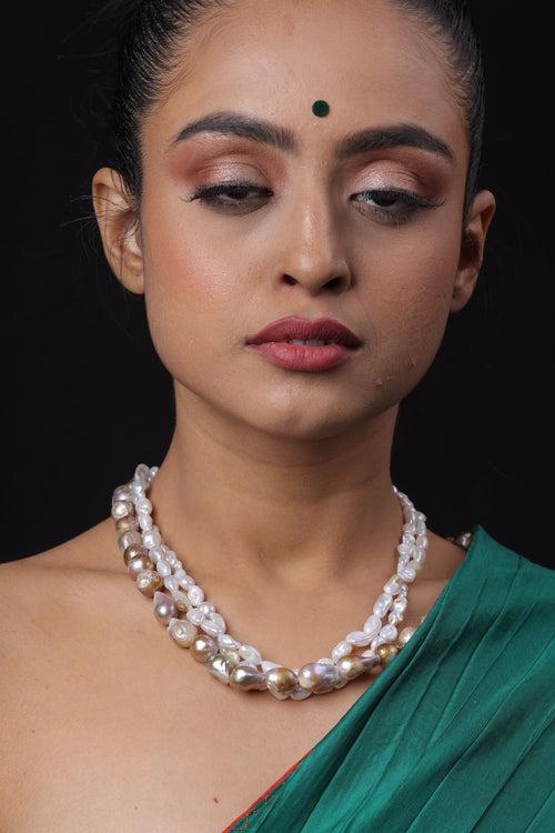 3 Layered Pearl Neckpiece