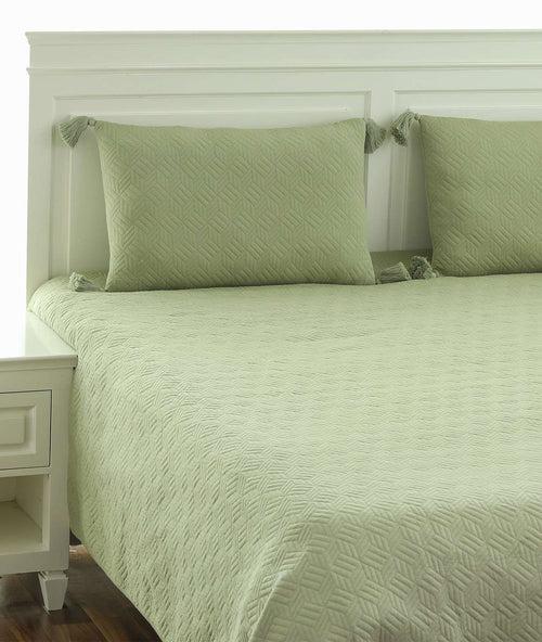 3D Cubic Scenic Green 100% Cotton Knitted With Polyester Filled King Size Bed Cover With 2 Pillow Covers(Set of 3 Pcs)