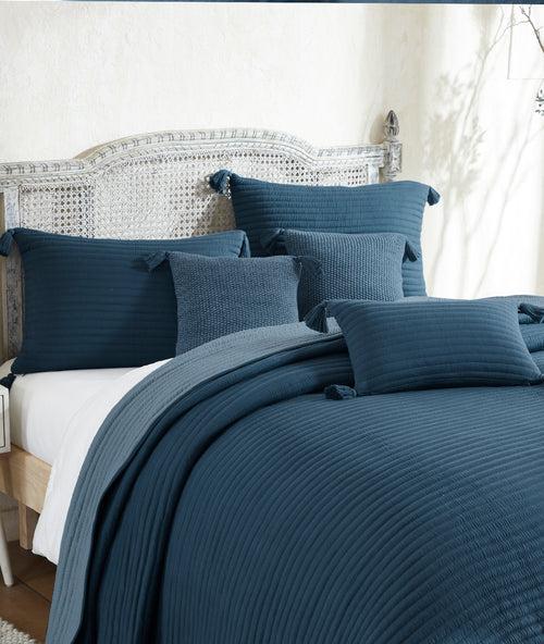 Waseme Steel Blue & Blue Grey Color 100% Cotton Knitted With Polyester Filled King Size Bed Cover With 2 Pillow Covers And 3 Cushion Covers (Set Of 6)