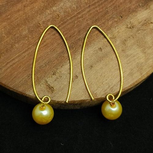 Thin Gold Wire Earring With Pearl