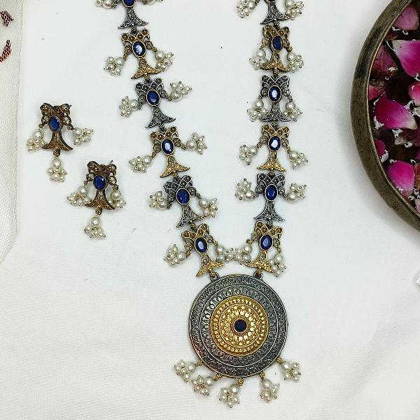 Dainty Long Kundan Necklace Set