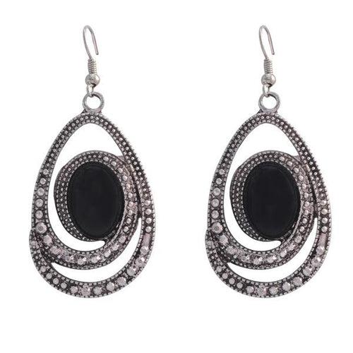 Attractive black stone at center earring