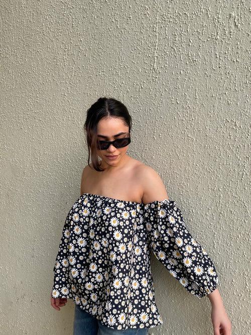 Daisy Off Shoulder Top with choker