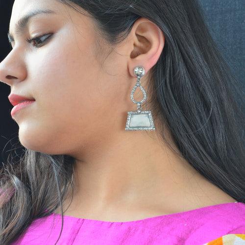 Pihu intricate earring