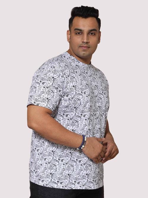 Men Plus Size Black Paisley Digital Printed Round Neck T-Shirt