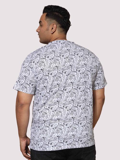 Men Plus Size Black Paisley Digital Printed Round Neck T-Shirt